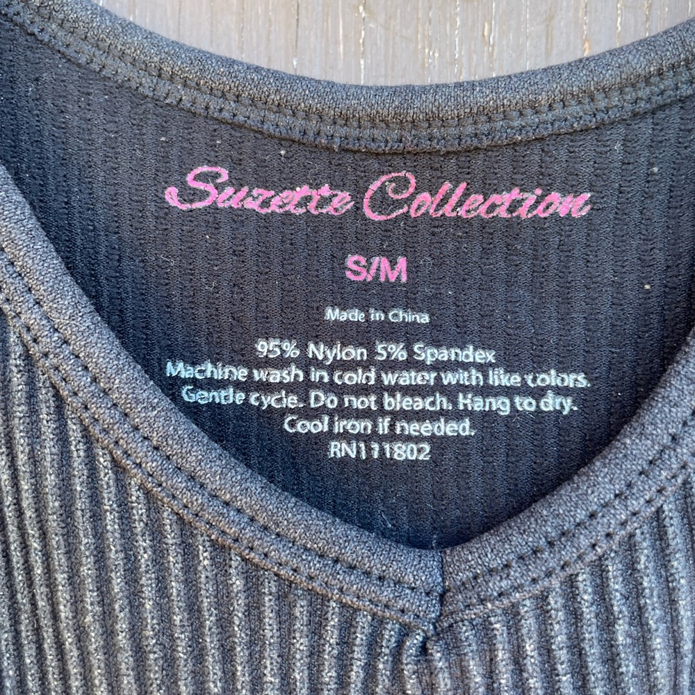 Black Ribbed Crop Top - Picture 2 of 3